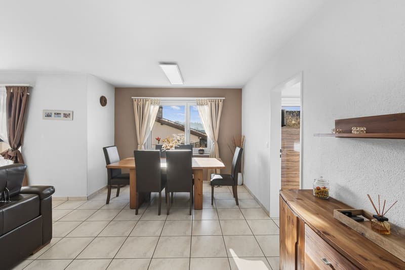 Verkauft: Sonnige 4.5-Zimmer-Wohnung am Hofacker – stilvoll & vielseitig nutzbar (8)