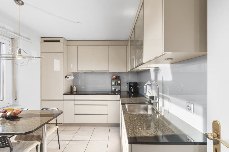 Verkauft: Sonnige 4.5-Zimmer-Wohnung am Hofacker – stilvoll & vielseitig nutzbar (5)