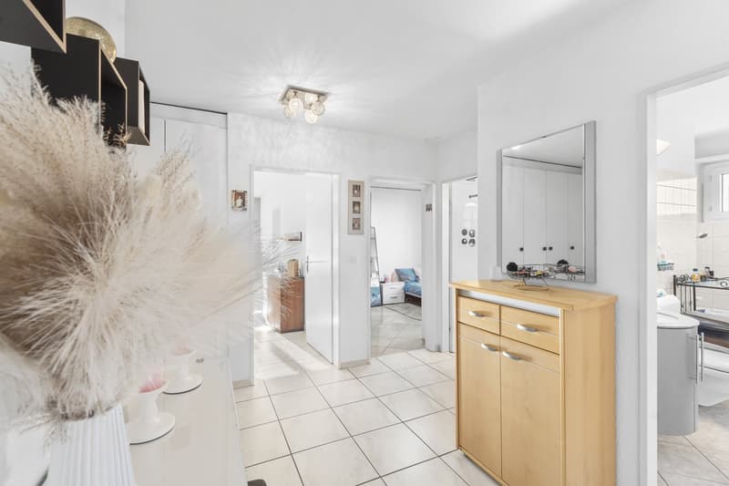Verkauft: Sonnige 4.5-Zimmer-Wohnung am Hofacker – stilvoll & vielseitig nutzbar (2)