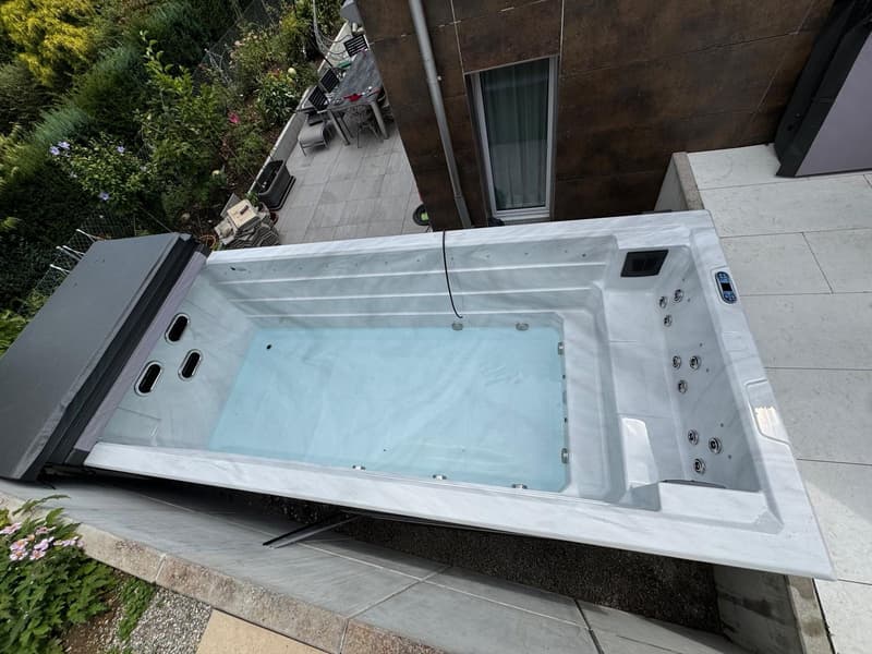Verkauft: Luxuriöse 6.5-Zimmer-Duplex-Wohnung im Erdgeschoss / Neu mit 3 x 6 m Pool (12)