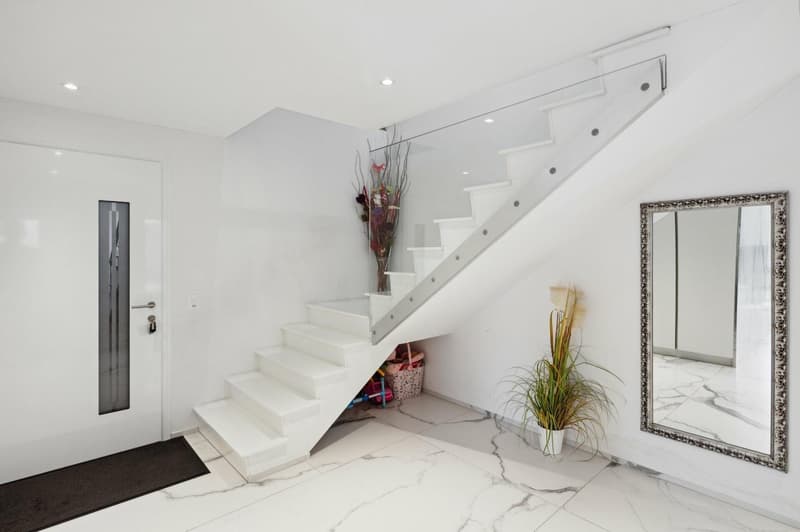 Verkauft: Luxuriöse 6.5-Zimmer-Duplex-Wohnung im Erdgeschoss / Neu mit 3 x 6 m Pool (5)
