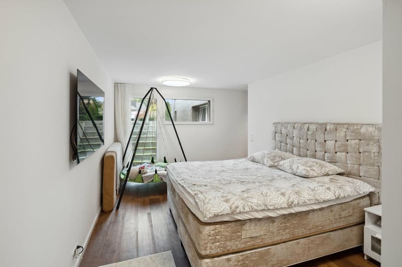 Verkauft: Luxuriöse 6.5-Zimmer-Duplex-Wohnung im Erdgeschoss / Neu mit 3 x 6 m Pool (8)