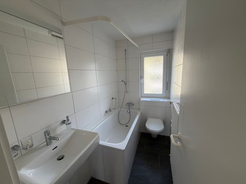 Ab sofort: Helle 3.5-Zimmer-Wohnung mit Balkon in Rüti ZH (4)