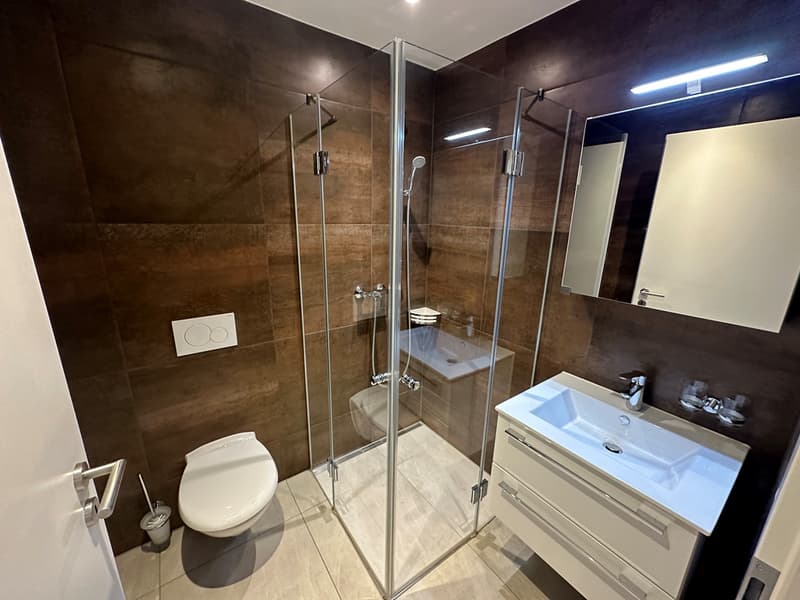 Badezimmer_Dusche.jpg