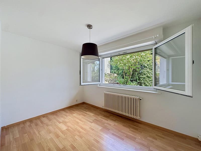 En exclusivité - Grand appartement avec jardin privatif, terrasse et balcon (5)