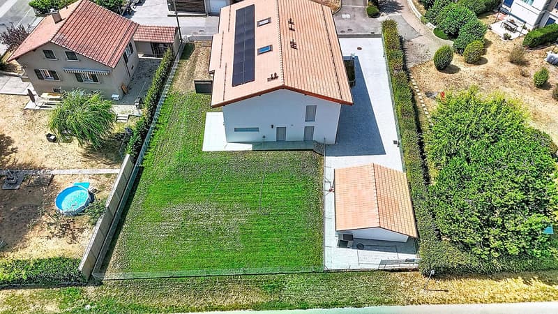 Villa jumelle de 7 pièces avec jardin (2)