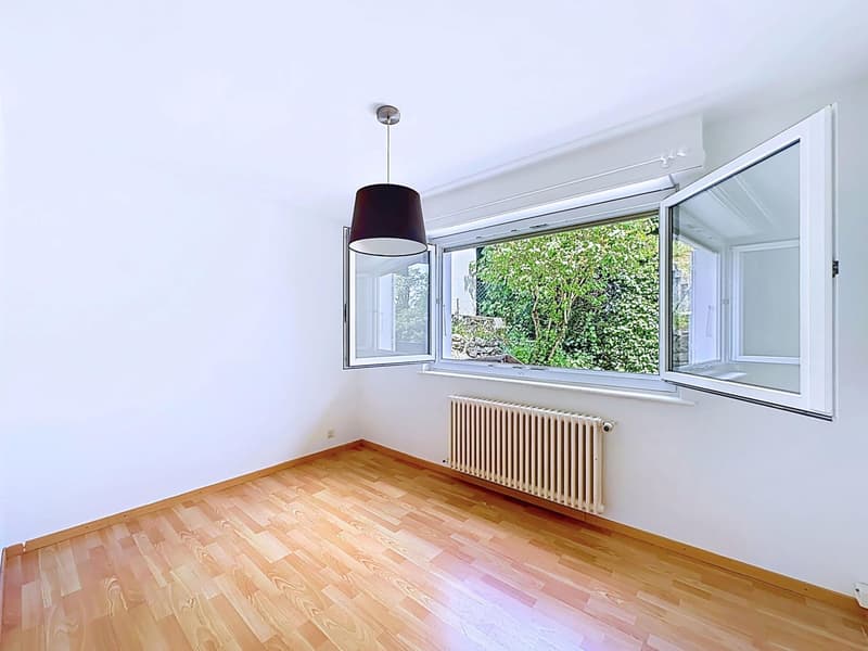 En exclusivité - Grand appartement avec jardin privatif, terrasse et balcon (10)