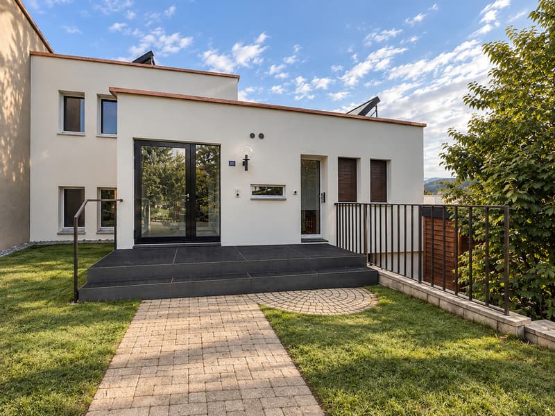 BULLE -- VILLA CONTIGUË RÉNOVÉE DE 6,5 PIÈCES AVEC JARDIN (3)