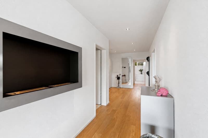 Exklusive 4.5-Zimmer-Gartenwohnung viel Raum, viel Grün, viel Licht, viel Privatsphäre (3)