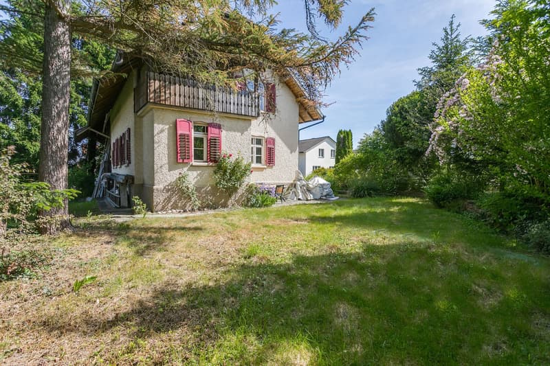 Charmantes Wohnhaus mit viel Umschwung (2)