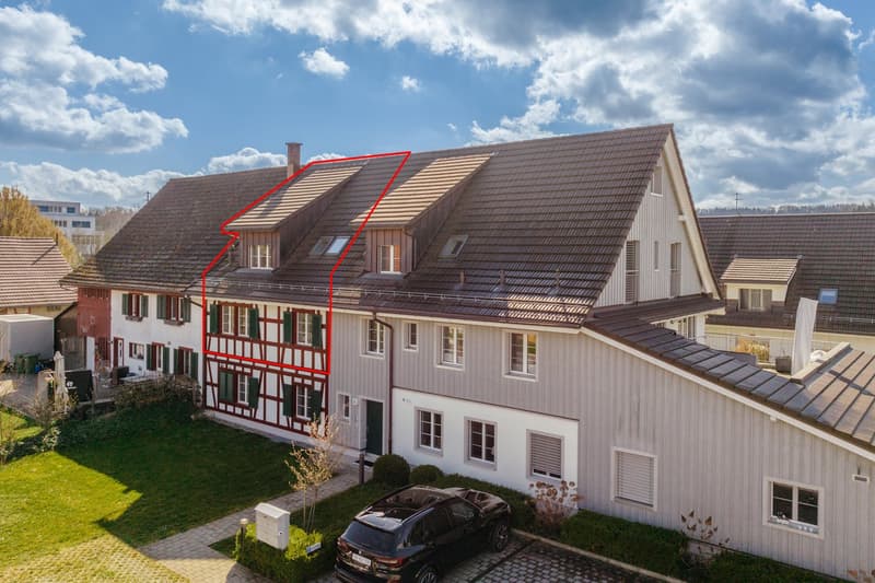 5,5 Zimmer Dach-Maissonette - modernes Wohnvergnügen in charmantem Äusseren (1)