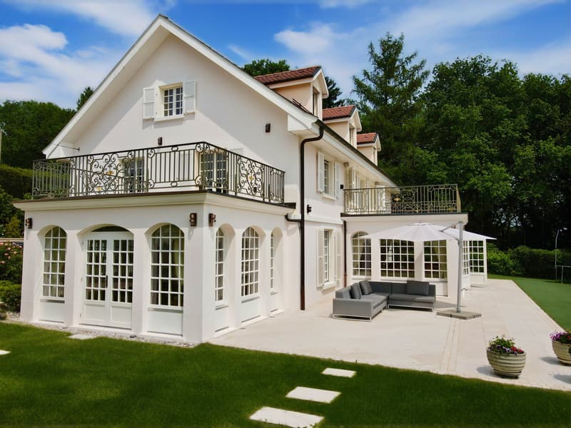 Propriété prestigieuse avec piscine, intimité et vue sur le lac (8)