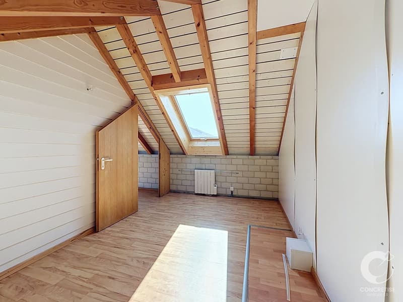 Maison pleine de charme au fort potentiel (8)