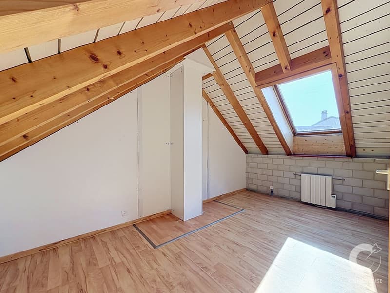 Maison pleine de charme au fort potentiel (6)