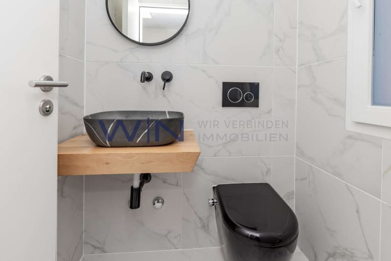 Ein eigenes stille Örtchen für die Gäste ..