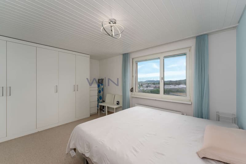 Grosszügiges Schlafzimmer