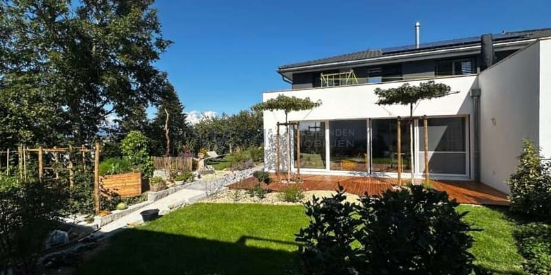 Garten mit Außenansicht