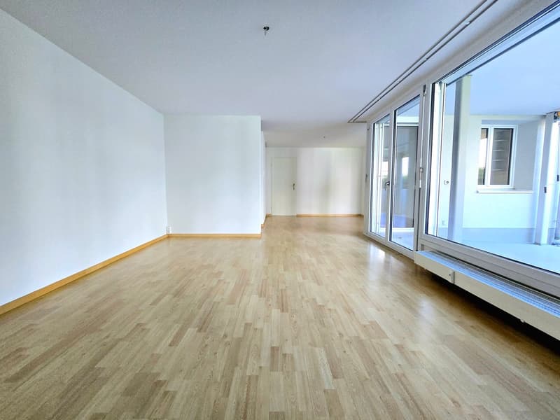 Traumhafte 5.5-Zimmerwohnung im schönen Lindenhof in Wettingen (2)
