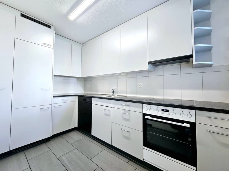 Traumhafte 5.5-Zimmerwohnung im schönen Lindenhof in Wettingen (3)