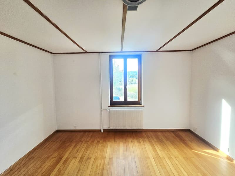 ERSTVERMIETUNG - Gemütliche 3-Zimmerwohnung im 1. Obergeschoss (4)