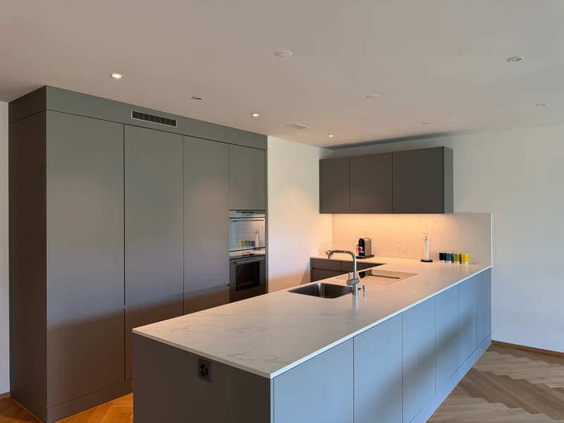 Moderne 3.5-Zimmer-Neubauwohnung in Hünibach (2)