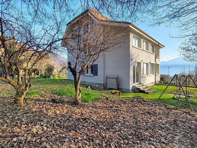 EXCLUSIF ! Villa de 12.5P rénovée avec vue sur le lac (19)