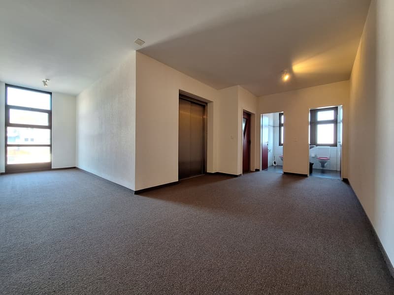 Bezugsbereites Büro im Wirtschaftsraum Zürich - Winterthur - Airport, mit guter Verkehrsanbindung (5)