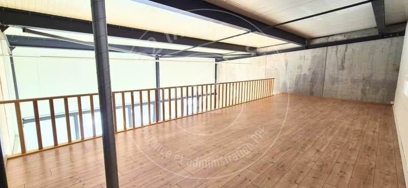 À louer à Ursy - Local commercial / bureau de 113 m² avec mezzanine (6)
