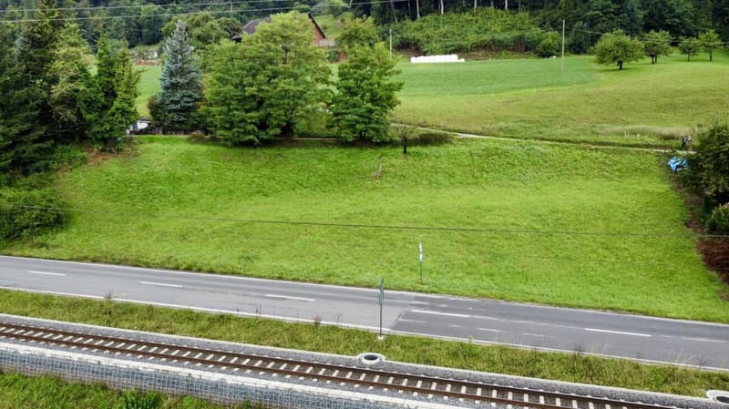 Terrain à bâtir avec vue lointaine - 1'607 m² en situation ensoleillée sur pente à Hölstein BL (5)