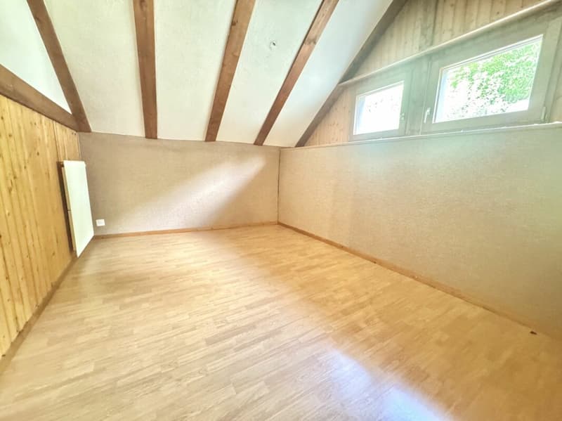 Idillio residenziale esclusivo: Affascinante casa colonica su una pendice sud con grande potenziale a Oensingen (19)