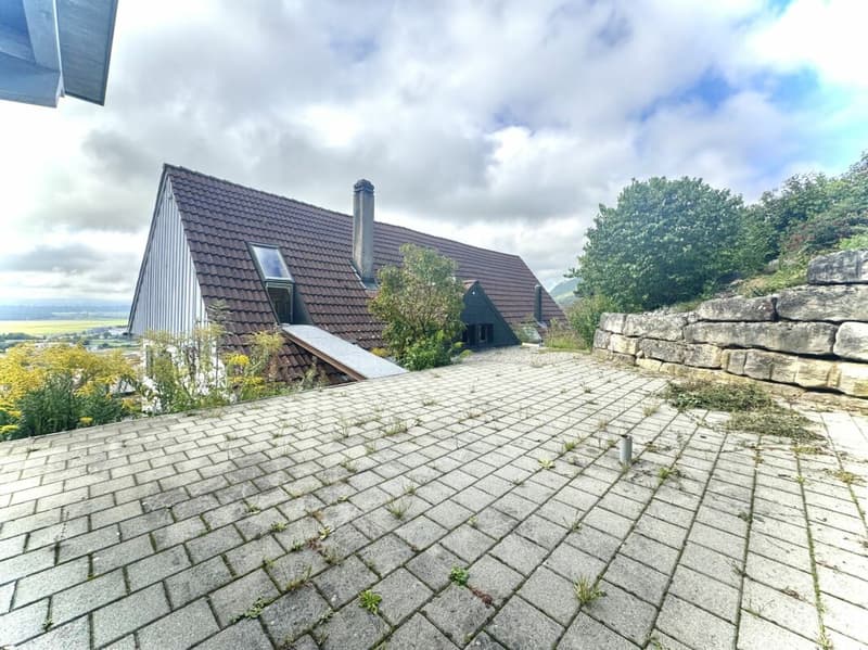 Idillio residenziale esclusivo: Affascinante casa colonica su una pendice sud con grande potenziale a Oensingen (11)