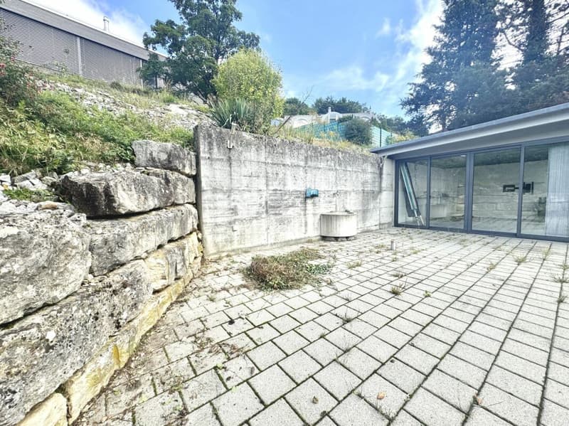 Idillio residenziale esclusivo: Affascinante casa colonica su una pendice sud con grande potenziale a Oensingen (9)