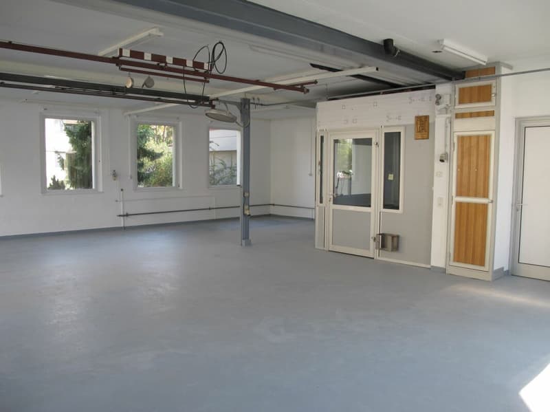 Ideal for craftsmen: Living & Working under one roof in Lyss (10)