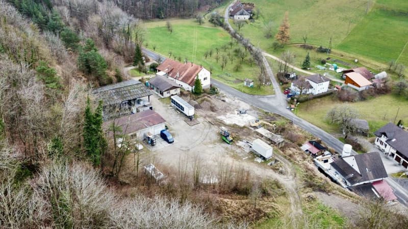 Investitori, attenzione: 7'833 m² di terreno industriale con diritti d'acqua esclusivi (4)