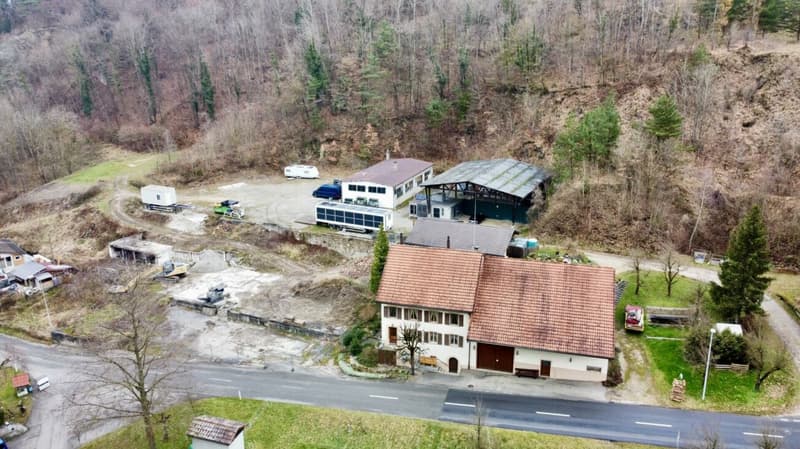 Investitori, attenzione: 7'833 m² di terreno industriale con diritti d'acqua esclusivi (2)