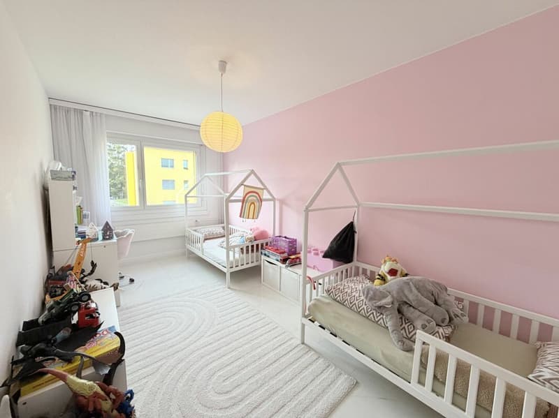 Appartement familial de 4,5 pièces avec beaucoup de lumière et d'espace vert (7)
