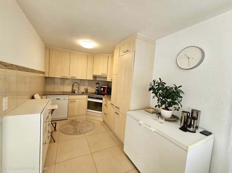 Appartement 4.5 pièces très bien entretenu et ensoleillé avec balcon et vue panoramique (8)