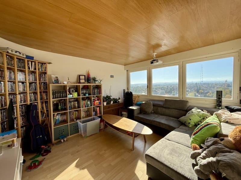 Spacious 5.5-room apartment with beautiful views in a central location in Derendingen (3)