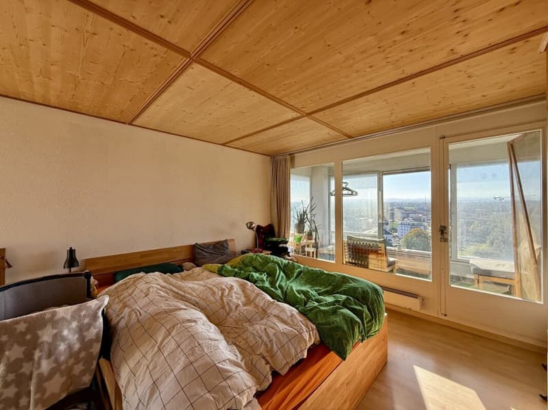 Spacious 5.5-room apartment with beautiful views in a central location in Derendingen (7)