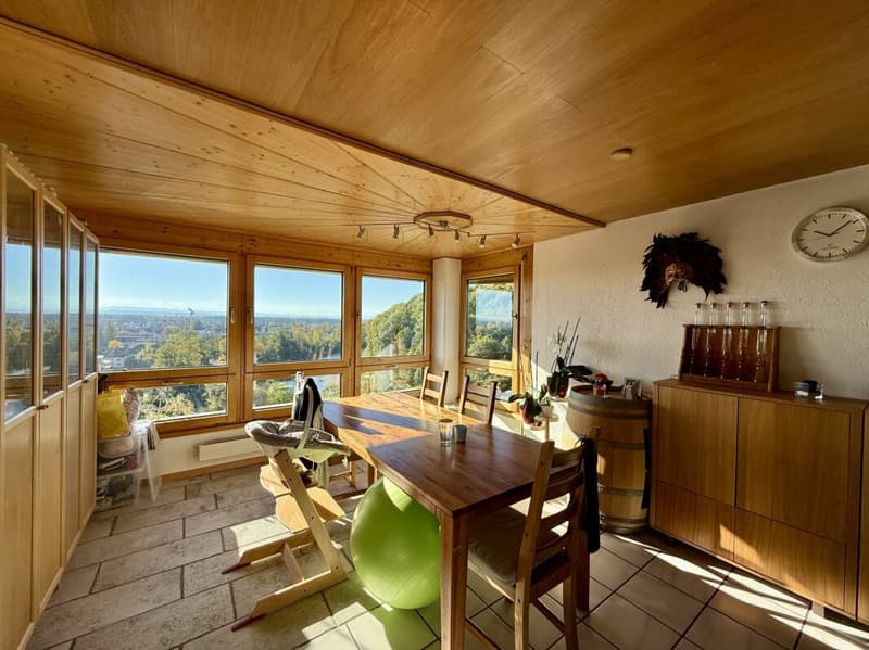 Spacious 5.5-room apartment with beautiful views in a central location in Derendingen (4)