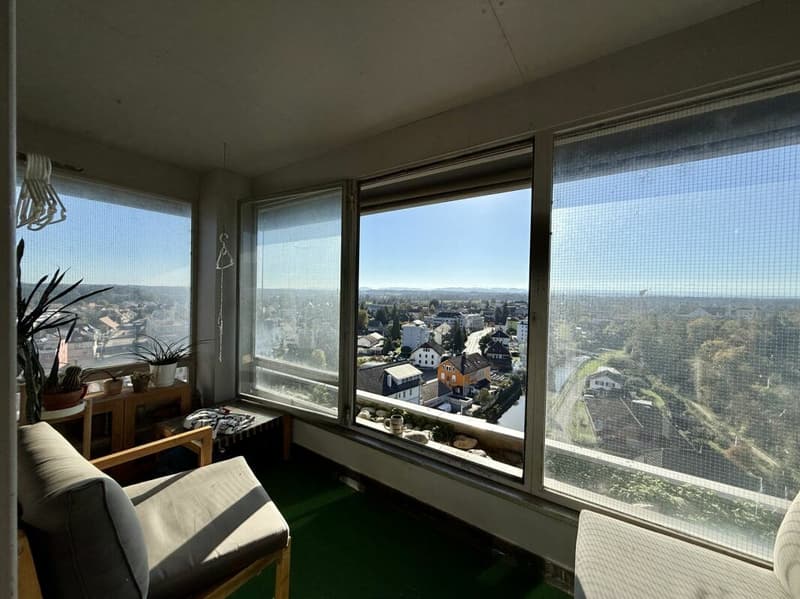 Spacious 5.5-room apartment with beautiful views in a central location in Derendingen (14)