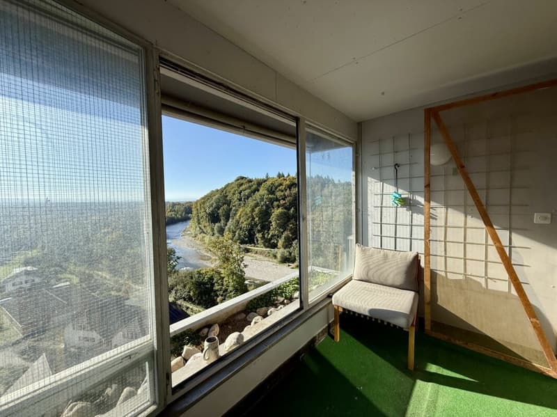 Spacious 5.5-room apartment with beautiful views in a central location in Derendingen (15)