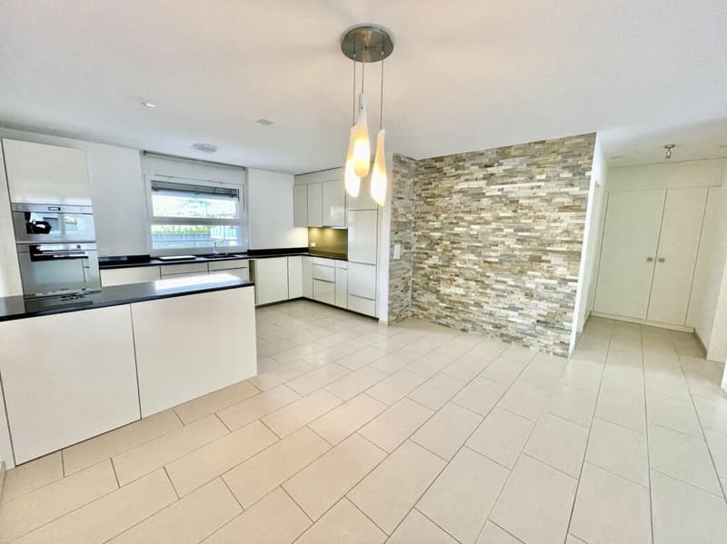 Modern 4.5 room apartment with terrace & lift in Luterbach (6)
