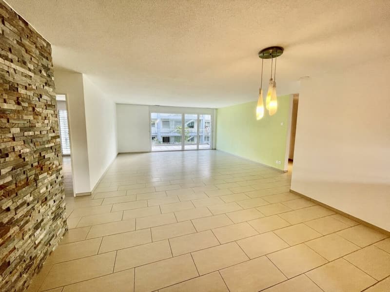 Modern 4.5 room apartment with terrace & lift in Luterbach (7)