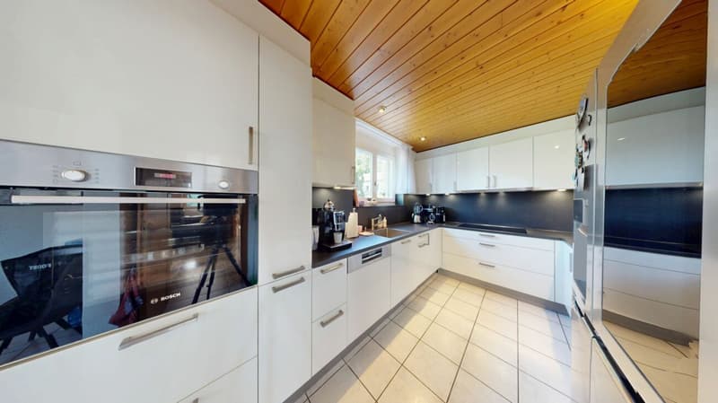 Esclusiva casa a schiera di 6,5 locali con solarium invernale soleggiato e molto comfort abitativo (5)