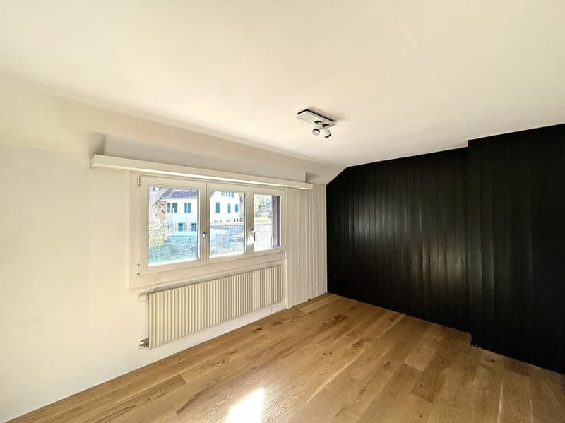 Einfamilienhaus mit Einliegerwohnung und langfristigem Renditepotenzial in Tenniken! (10)