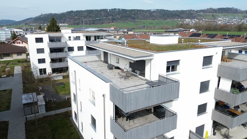 Exklusive Attikawohnung mit grosser Terrasse und Weitsicht in Schötz (2)