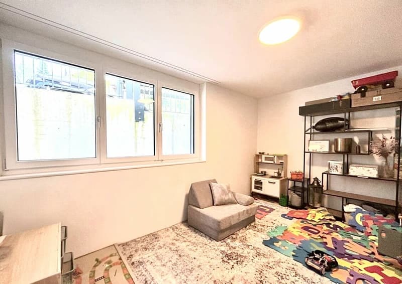Einzigartige 5.5-Zimmer-Wohnung mit Panoramablick in Hölstein! (7)
