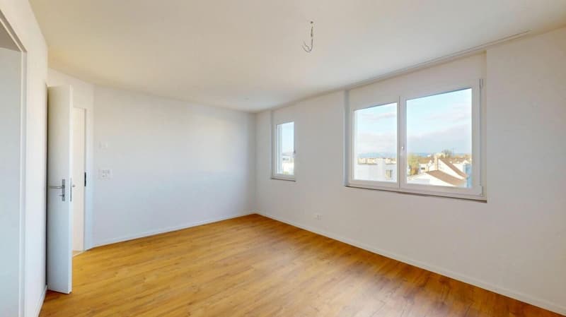 Moderne 4.5-Zimmerwohnung mit 21 m² Terrassenfläche (5)