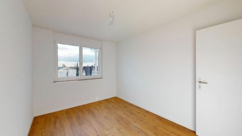 Moderne 4.5-Zimmerwohnung mit 21 m² Terrassenfläche (7)